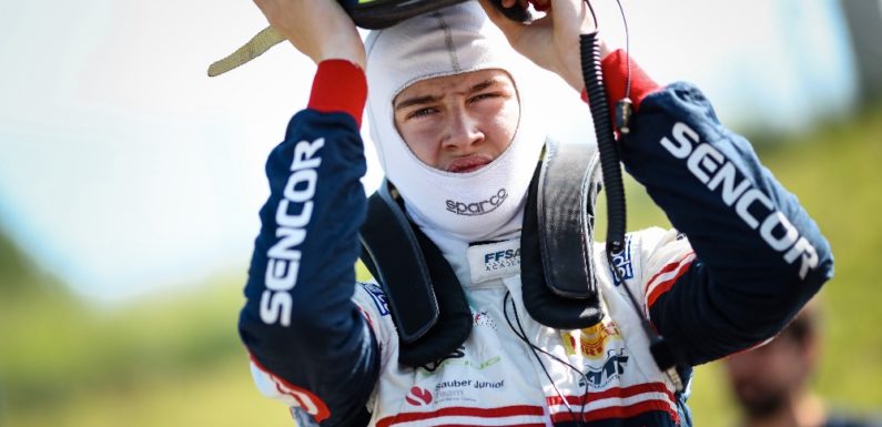 F4 Charouzovým jezdcům svědčí: Čtyři v TOP 8, Staněk nejlepší nováček