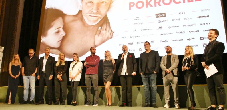 Premiéra Románu pro pokročilé: Vašut přišel s maminkou, Myslivcová překvapila